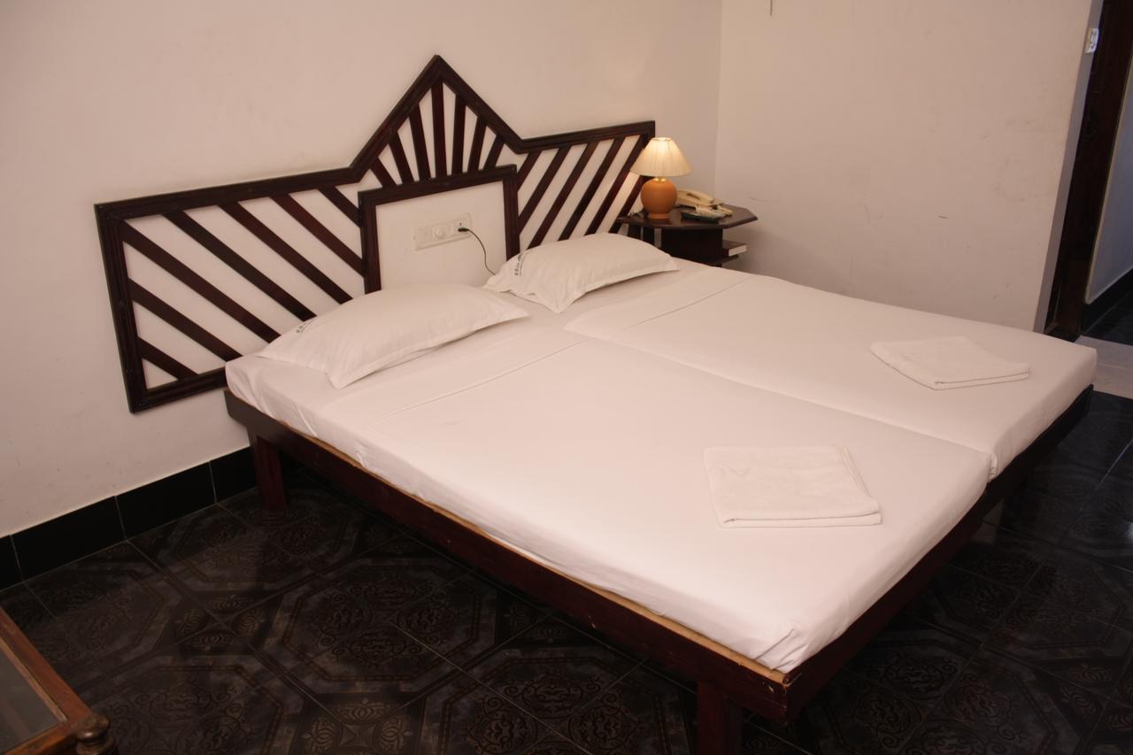 Raja Hotel Ковалам Экстерьер фото